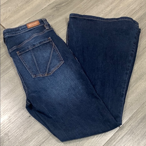 SHYANNE WOMEN'S DARK WASH MID RISE SLIT BOOT CUT JEANS size 32 - Picture 4 of 15